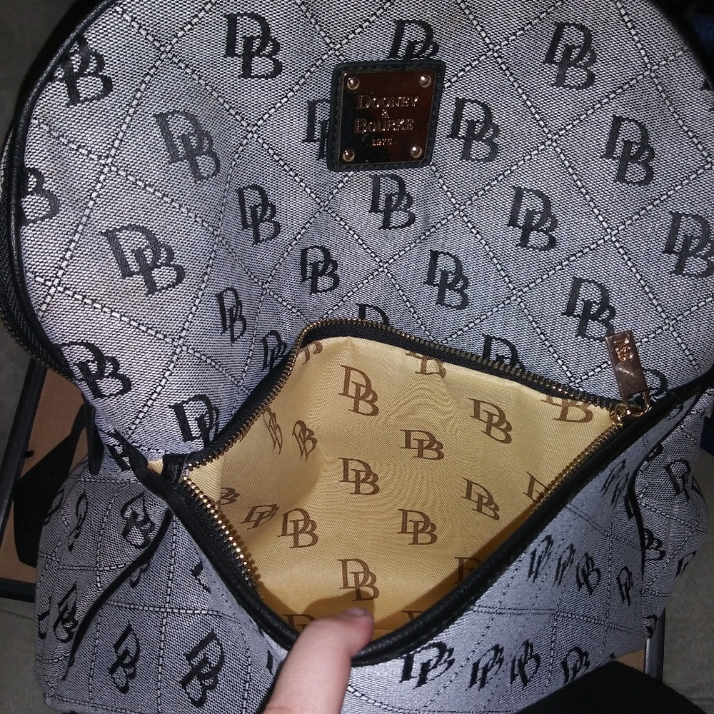 Full-size Backpack - Picture 3 of 4
